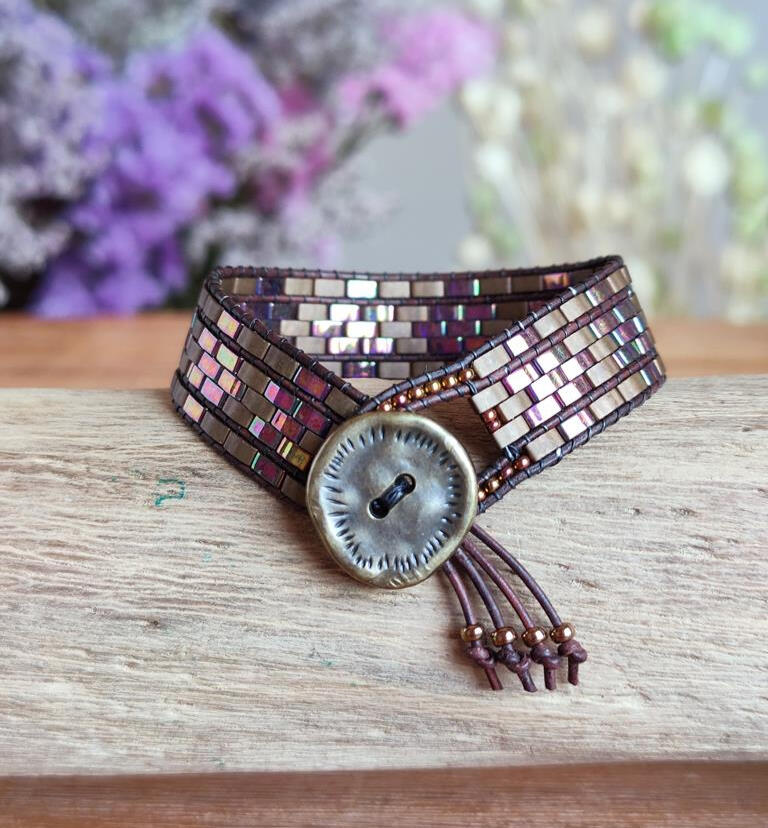 Cuero de 1mm y cuentas de vidrio Miyuki