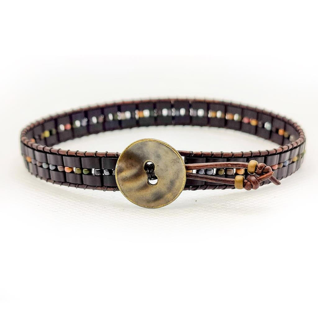 Cuero de 1mm y cuentas de vidrio Miyuki