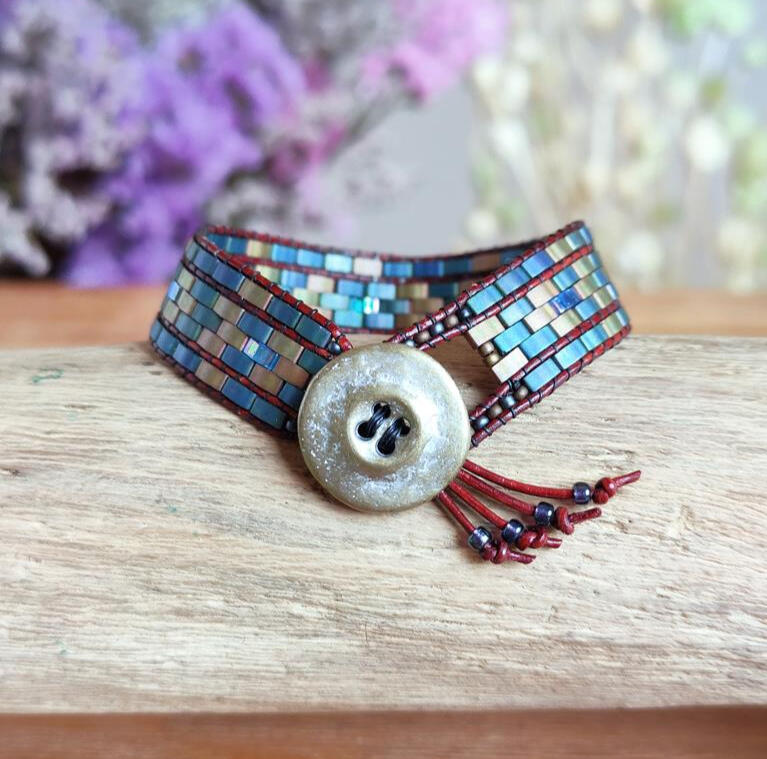 Cuero de 1mm y cuentas de vidrio Miyuki